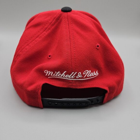 Chicago Bulls Hat Cap Snapback Mitchell & Ness NBA Red/ Black Hardwood Classics - Picture 3 of 7